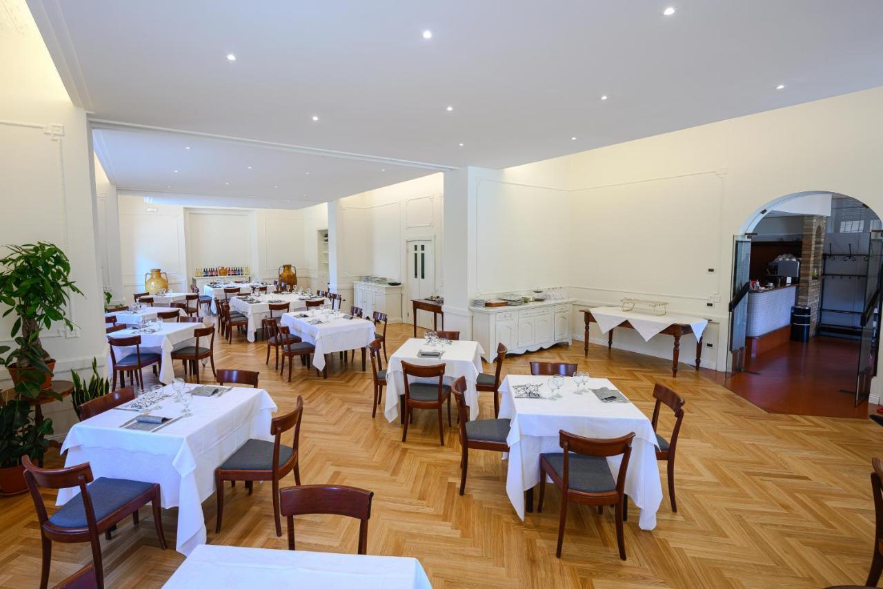 Hotel Moderno Assisi Luaran gambar