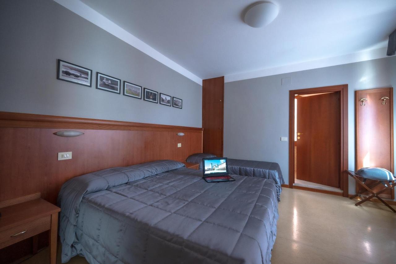 Hotel Moderno Assisi Luaran gambar