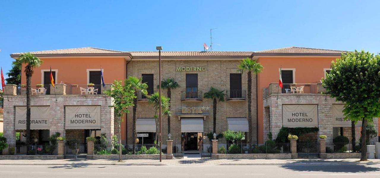 Hotel Moderno Assisi Luaran gambar