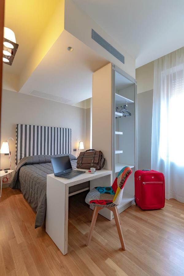 Hotel Moderno Assisi Luaran gambar