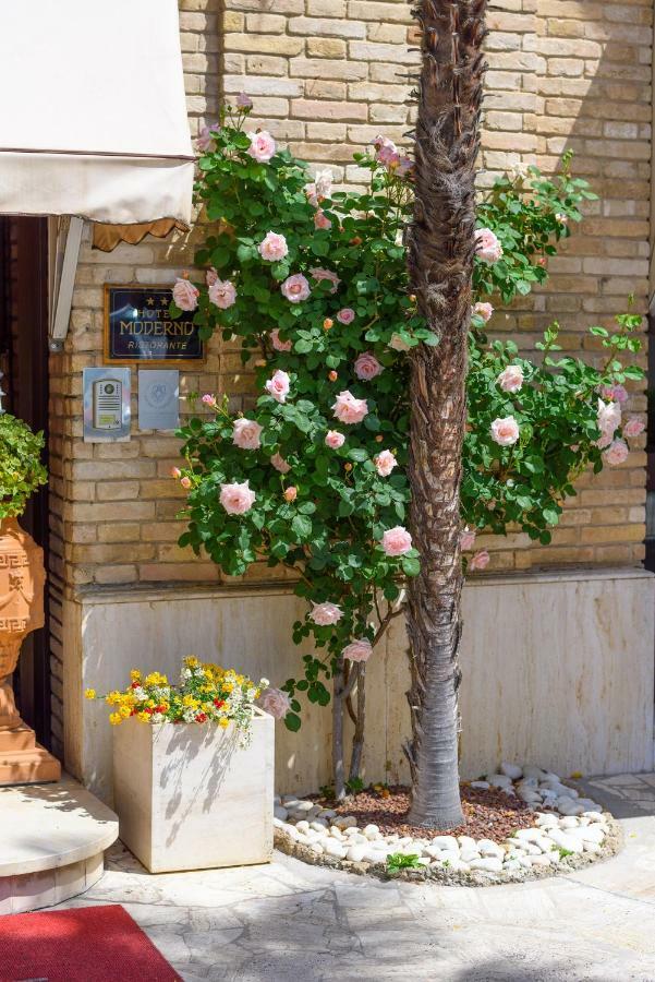 Hotel Moderno Assisi Luaran gambar