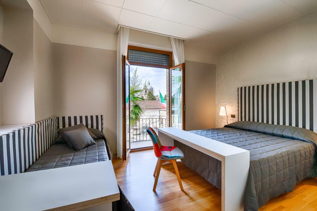 Hotel Moderno Assisi Luaran gambar