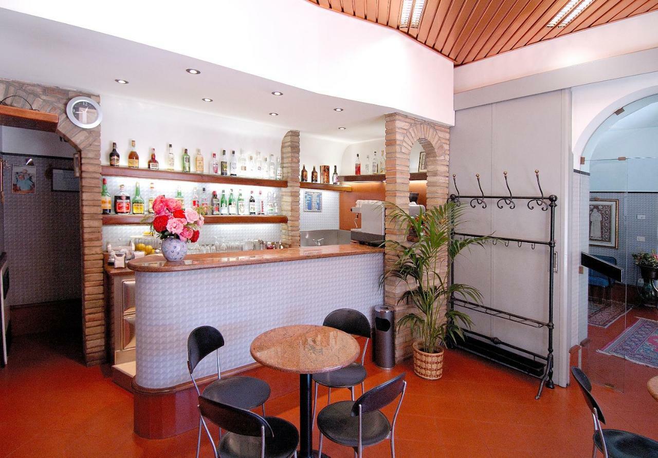 Hotel Moderno Assisi Luaran gambar